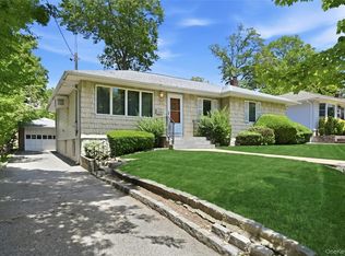 152 Nassau Dr, Albertson, NY 11507