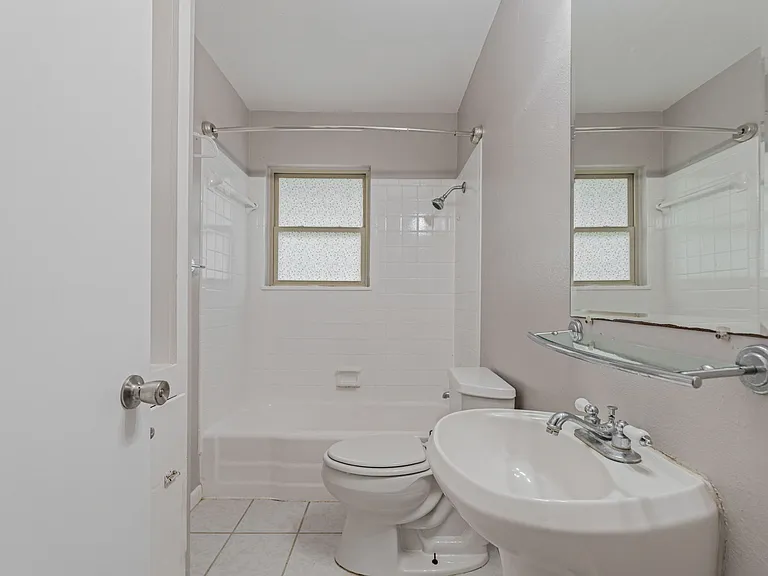 1610 Sprucewood Dr — Photo 10