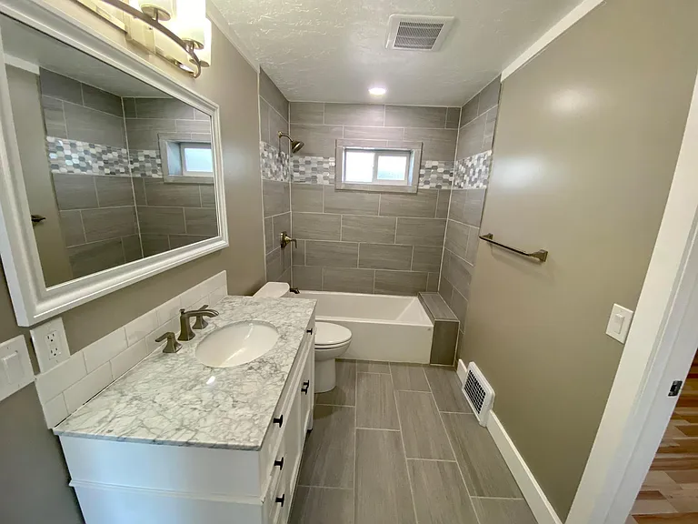 531 E Wilmington Ave — Photo 8