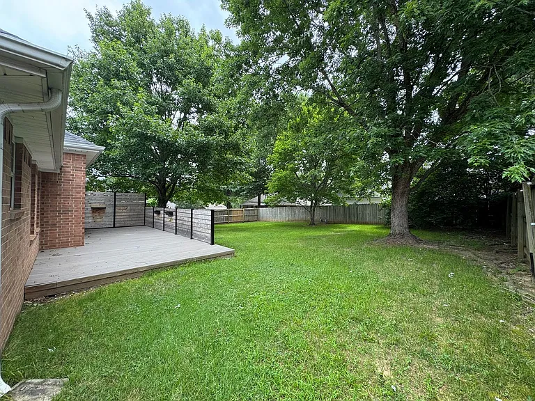 4905 Hawthorne Way — Photo 23