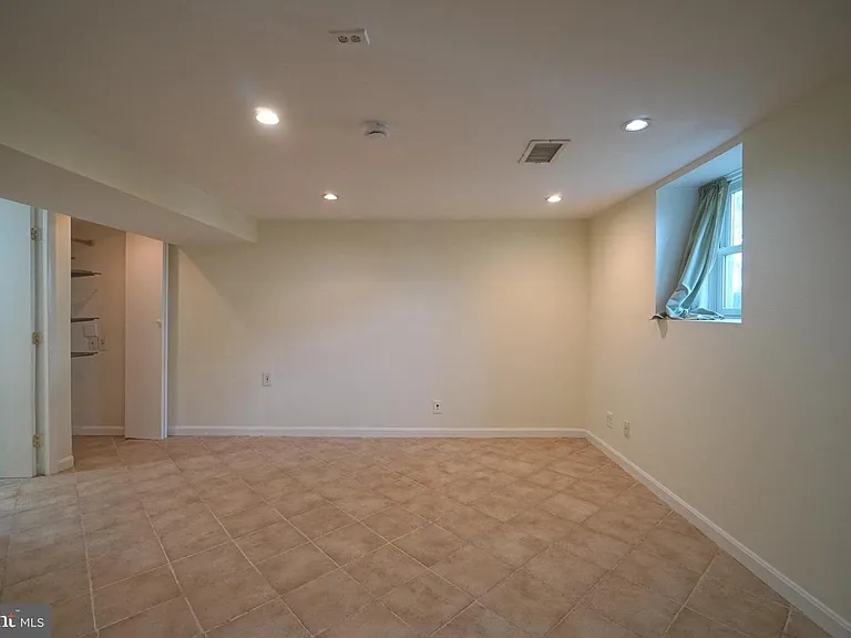 2161 N Brandywine St — Photo 14
