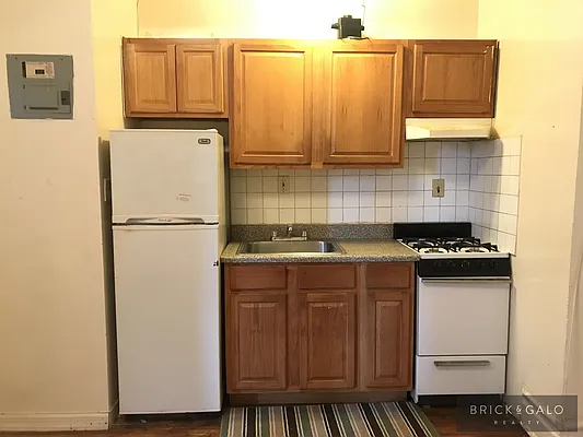 Rented by BRICK & GALO REALTY CORP | media 7