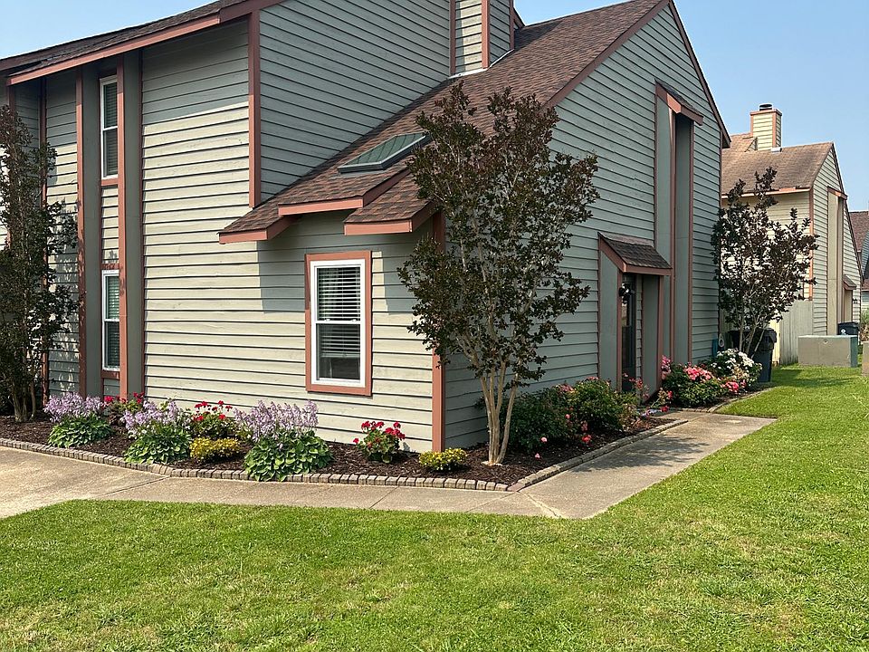 Front of house, end unit