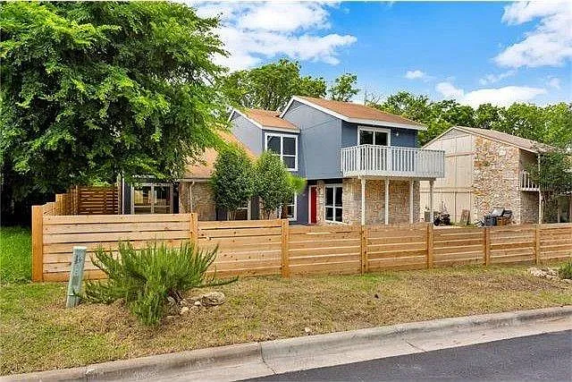 Building Photo - 2706 Mulford Cv #B