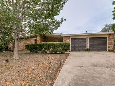 230 One Oak Dr., San Antonio, TX, 78228