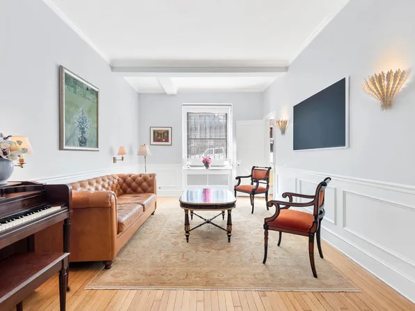 139 East 94th Street 1A image 2 of 10