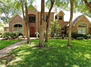 5916 Forest River Dr, Fort Worth, TX 76112