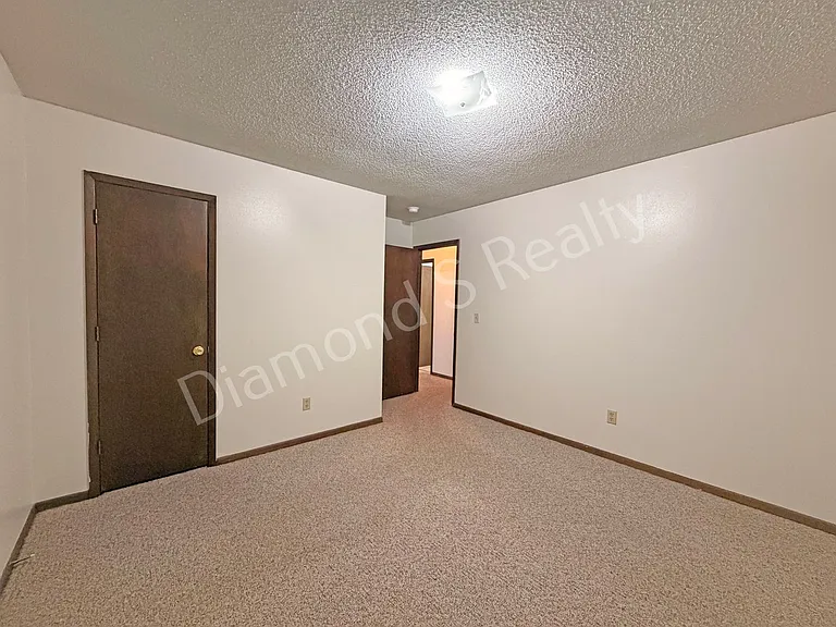 2750 N Howard Ave — Photo 13