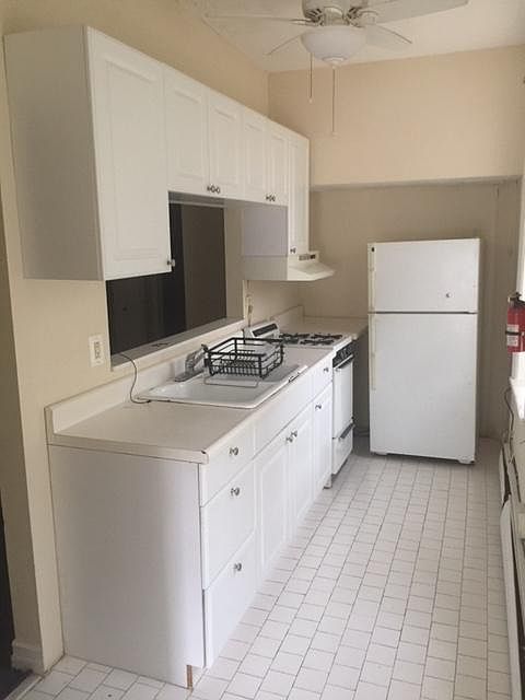 2nd image of 107 Walnut Ave APT 2