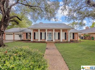 203 Berkshire Ln, Victoria, TX 77904