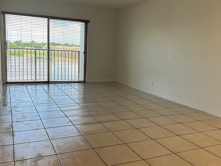 8720 N Sherman Cir #307 — Photo 8
