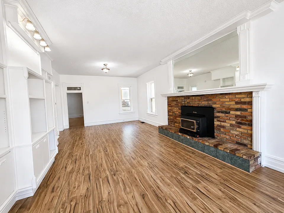 13224 S Redwood Rd