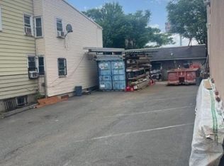 24 Cottage St, Newark, NJ 07102