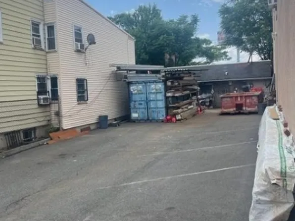 24 Cottage St, Newark City, NJ 07102