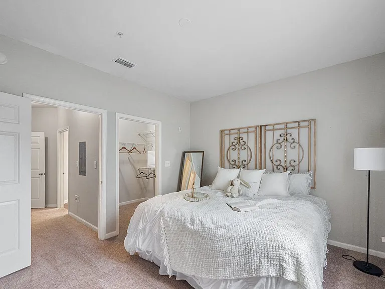 Centerville Manor Apartments — Photo 39