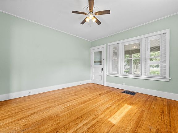 4th image of 19 Morningside Park