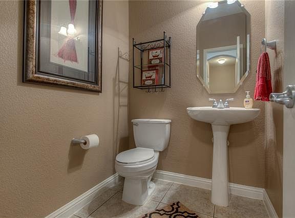 5th image of 2418 Arbor Dr