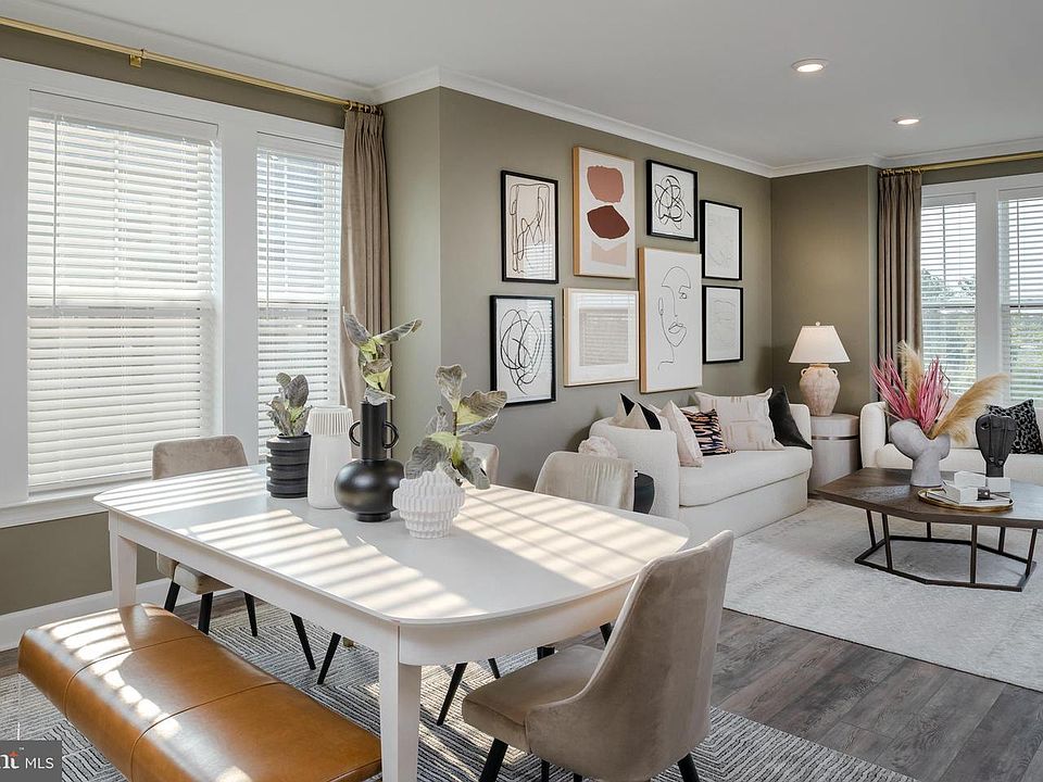 Model home photo - Dining