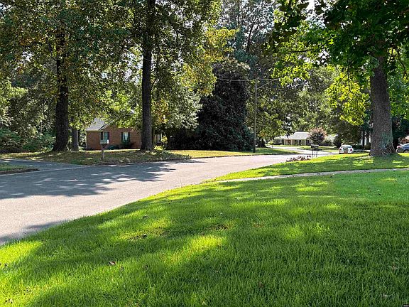 3rd image of 1202 Brookwood Cir