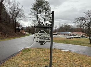 661 N Country Club Dr, Cullowhee, NC 28723