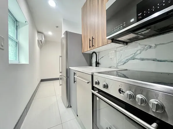 1614 Harrison St #12, Hollywood, FL 33020