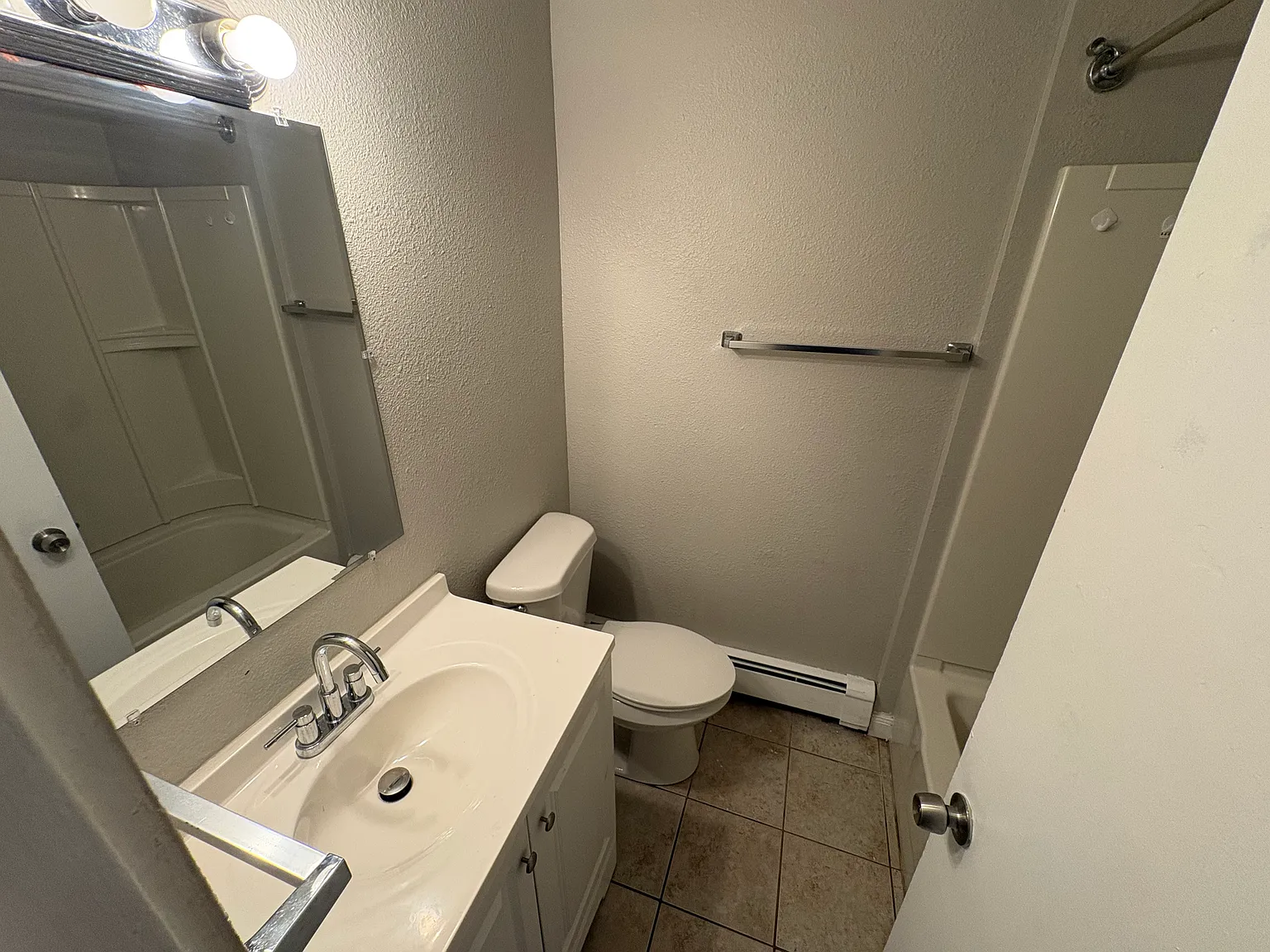 1 bed, $995 — Photo 2