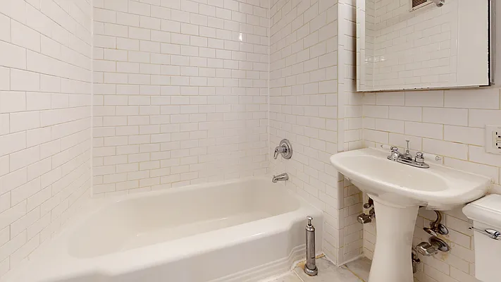 Rented by Bond New York | media 16