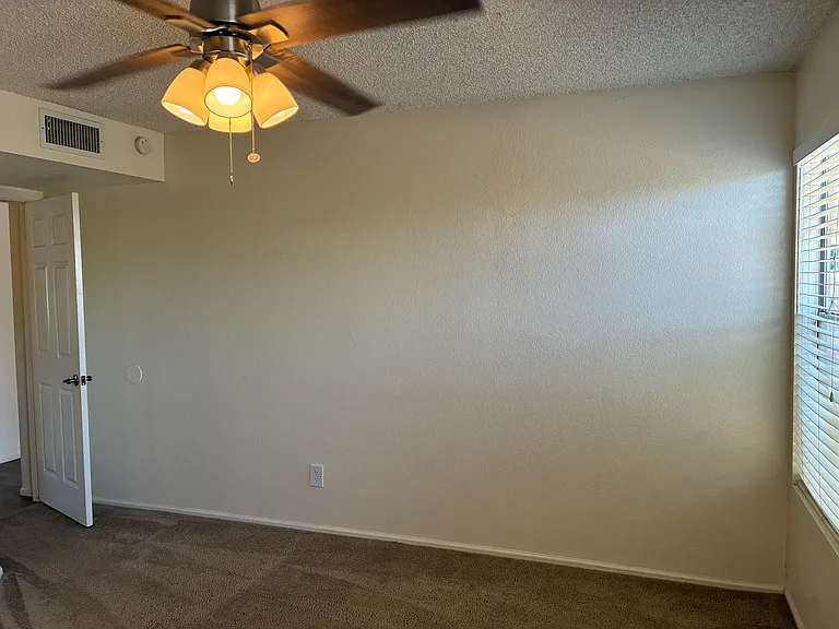 5637 W Yucca St — Photo 17