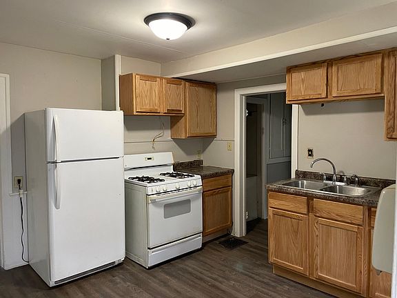 4th image of 1344 Maude Ave NE