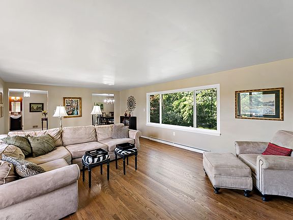 2nd image of 5892 Lorene Dr