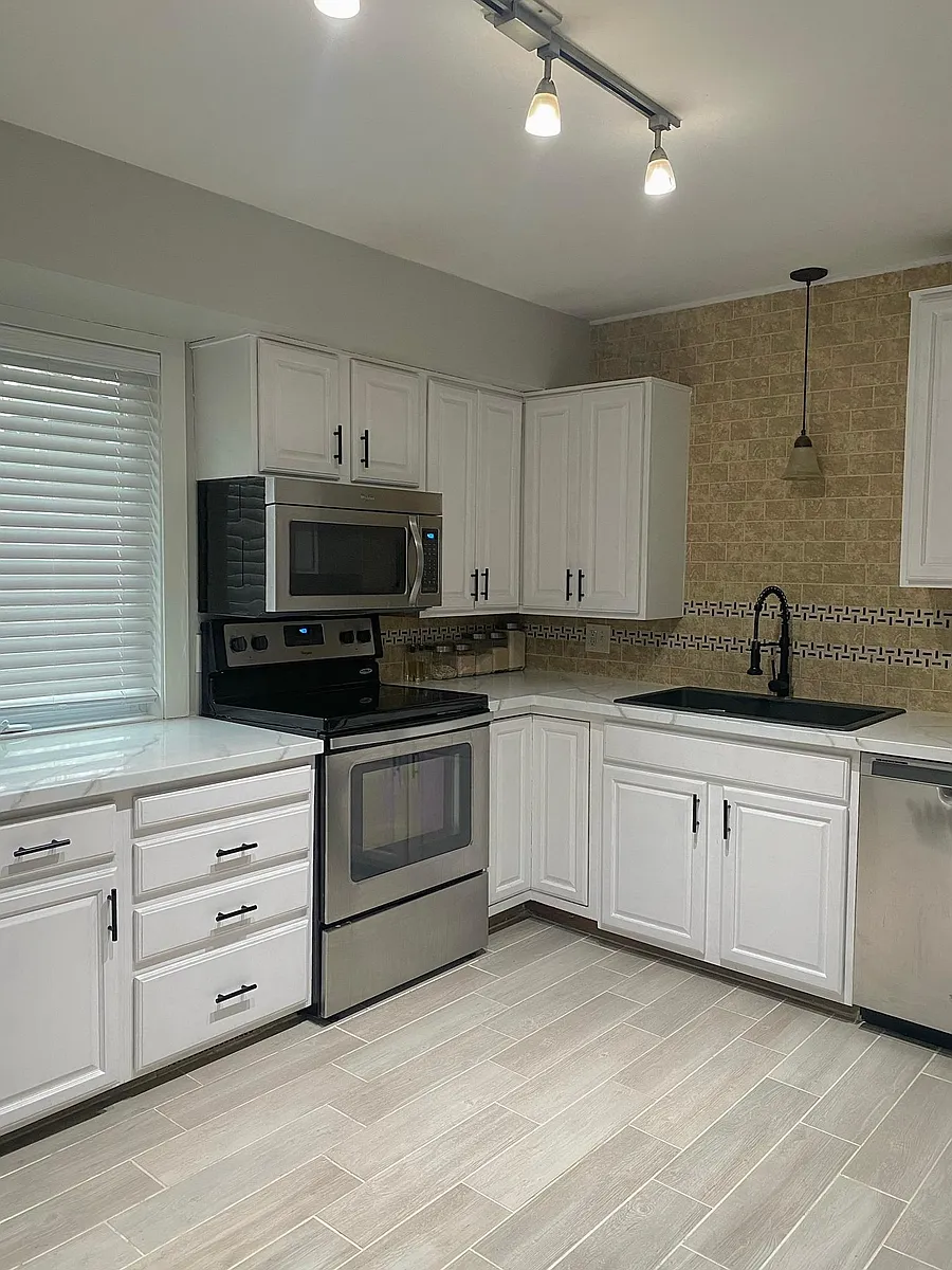 Building Photo - 5651 Glen Moor Cir