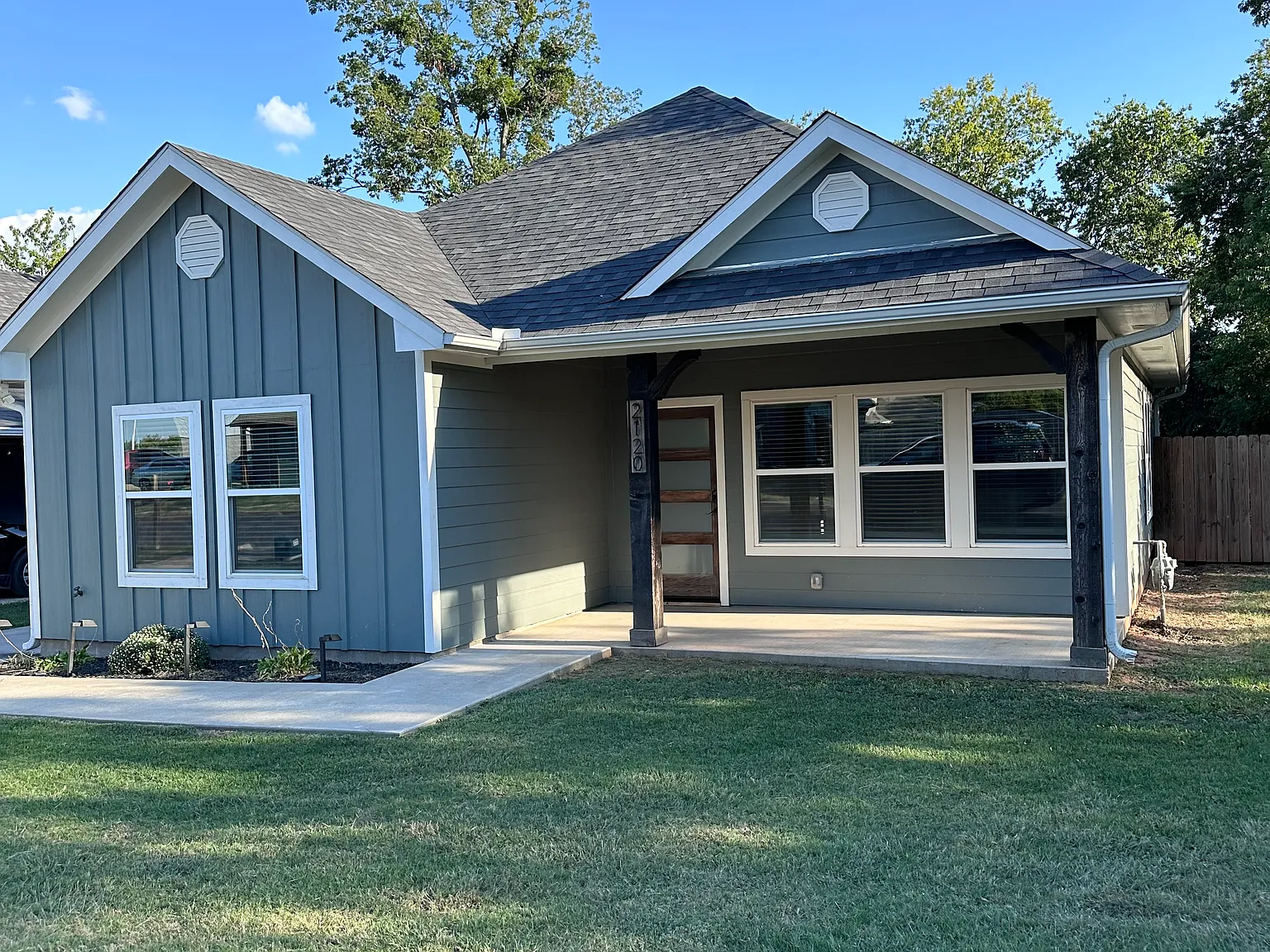3 bed, 1330 sqft, $1,600 — Photo 2
