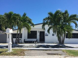 2510 NE 215th St, Miami, FL 33180