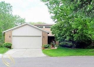 1st image of 5327 Isle Royal Ct #10L