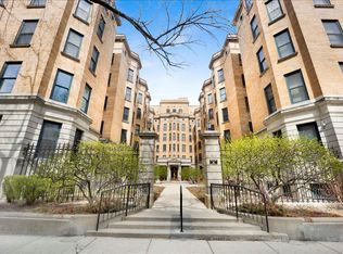 550 W Surf St APT 2, Chicago, IL