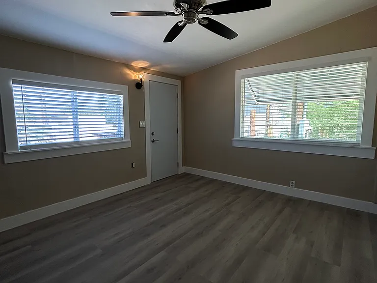 6627 S 22nd Pl #1 — Photo 3