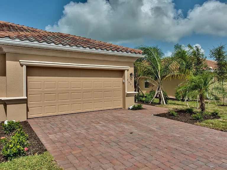 2591 Vine Ave — Photo 23