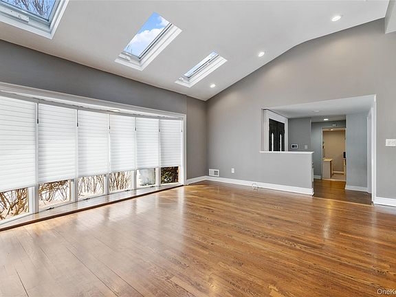 4th image of 7 Rita Lane