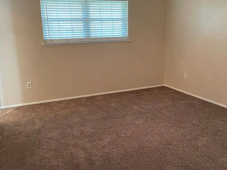 5025 Loch Lomond Dr — Photo 19
