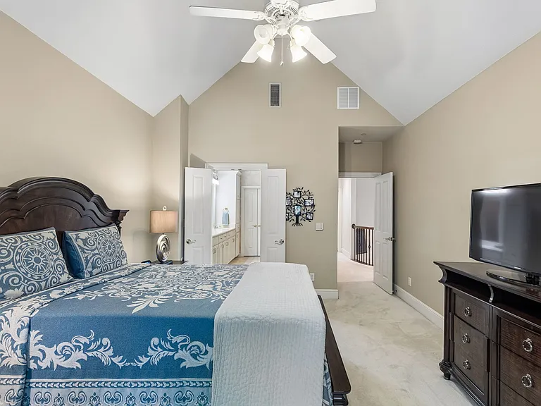 4147 Towne Green Cir — Photo 17
