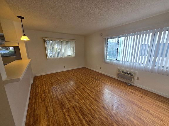 5th image of 347 W Salem St #1