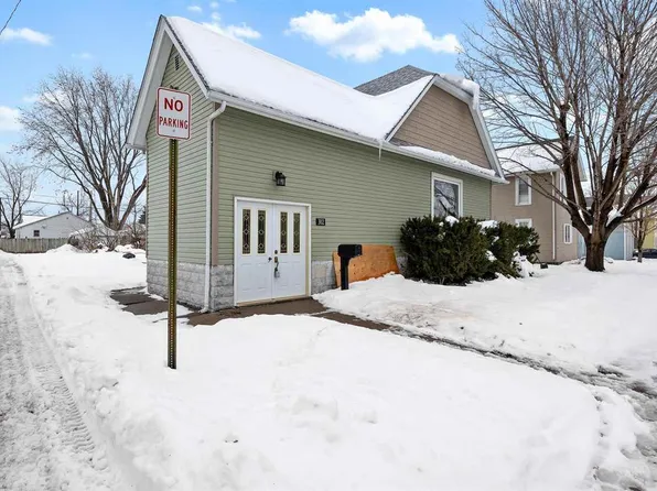 302 E 2nd St, Washington, IA 52353