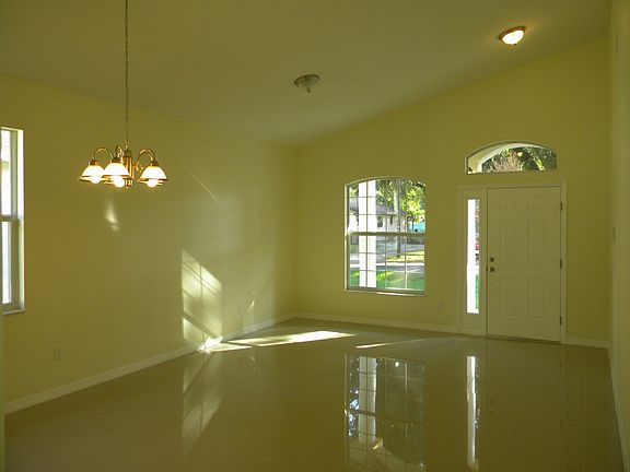 3rd image of 2617 W Rio Vista Avenue