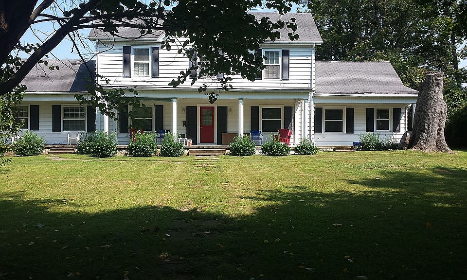 Main House and Spacious Lawn