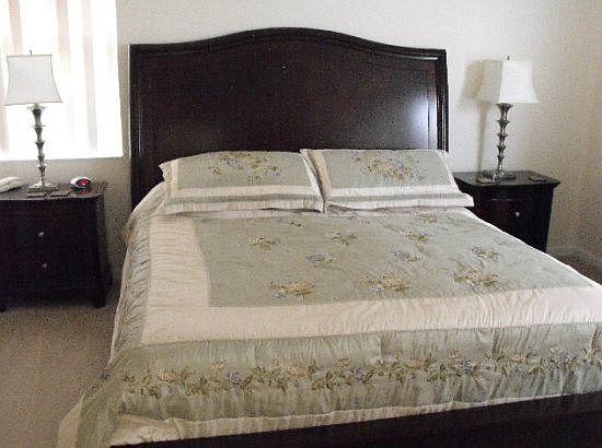 CP4P301TC-king-master-bedroom