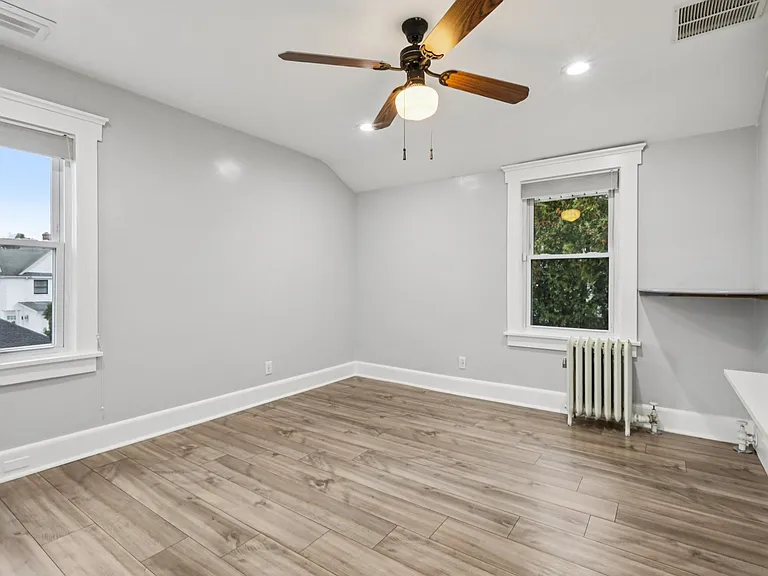 56 Gordon St — Photo 22