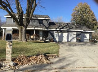 8 Quarry Rd, Mason City, IA 50401