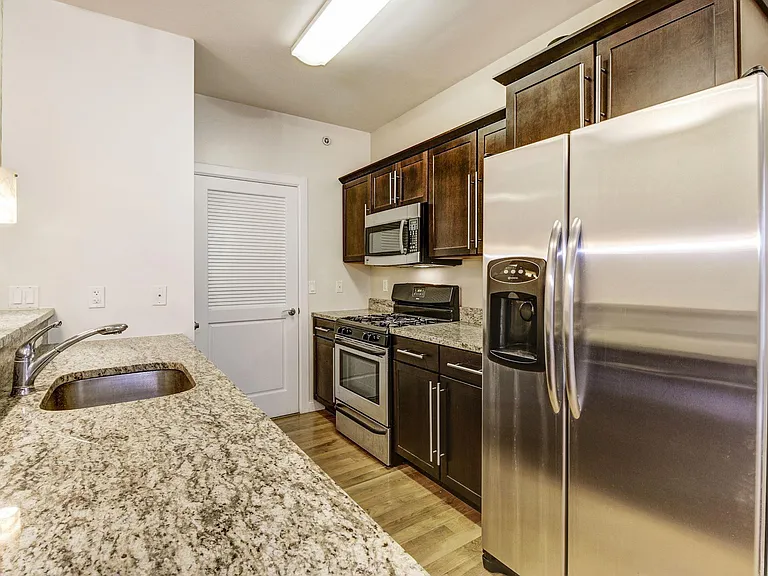 5501 Hudson Ave #201 — Photo 7