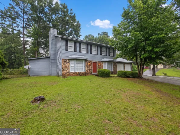 8673 Plumtree Dr, Riverdale, GA 30274