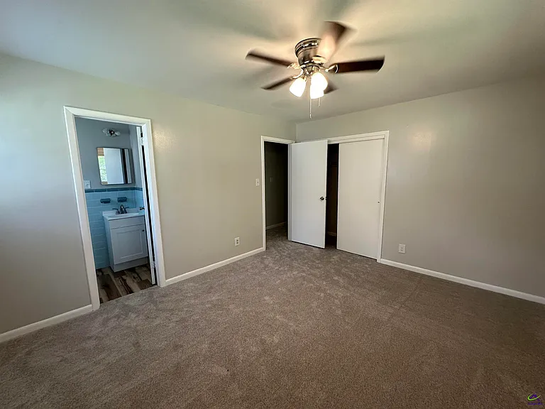 1021 Greenwood Dr — Photo 15